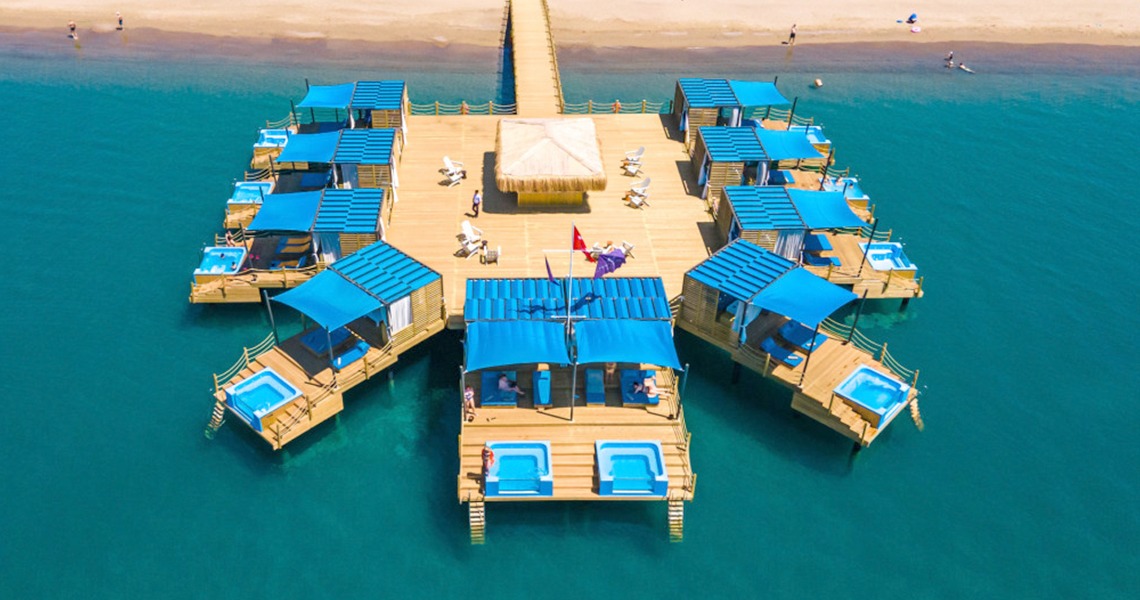 Kazakistan Cumhurbaşkanlığı Köşkü VIP iskele ve ahşap villa